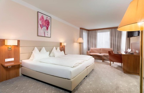 Lienz Hotel | Discover Vergeiner's Hotel Traube: 4-Star Retreat with Spa