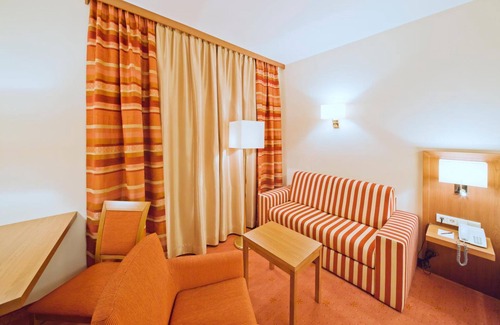 Lienz Hotel | Discover Vergeiner's Hotel Traube: 4-Star Retreat with Spa