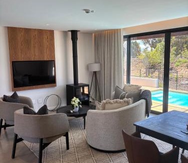 Trawal Hotel | Elegant Vergenoegd Löw Boutique Hotel & Spa with Ocean Views