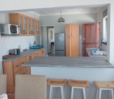 Franskraal Apartment | Discover Vergezicht Upper Unit: Your Ideal Retreat
