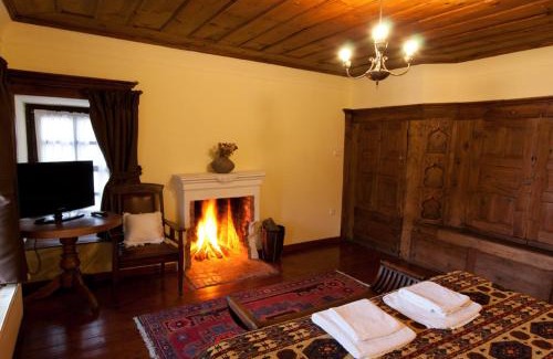 Kastoria House | Discover Vergoula's Mansion: Rated 9.2/10 & Pet Friendly