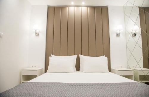Veroia Apartment | Elegant Veria Luxury Suite: Guest Rated 9.8, Hot Tub & Family Friendly