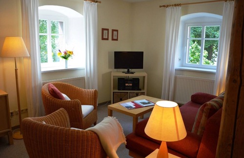 Seiffen Apartment | Family-Friendly Retreat at Verlegerhaus-Seiffen Hotel