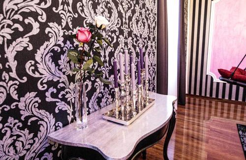 Alservorstadt Apartment | Experience Romance at Sophie’s Place - Love Edition