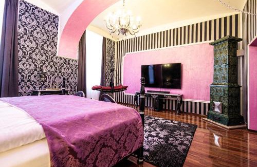 Alservorstadt Apartment | Experience Romance at Sophie’s Place - Love Edition