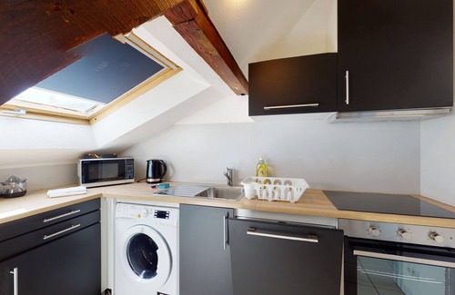 City-Centre - Petite France Apartment | Vermala City Center: Family-Friendly 1 Bedroom Retreat