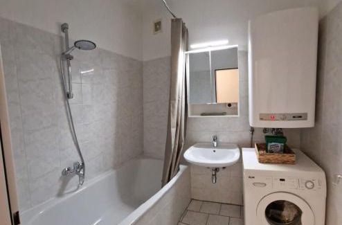 Hafendorf Apartment | Experience Top-Rated Comfort at Vermietung D&S