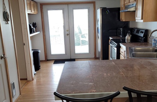 Verona Beach Cottage | Experience Verona Beach Lakeside Retreat with Ocean Views!