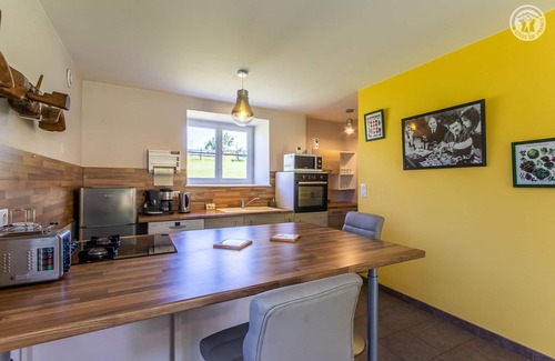 Donzy-le-National House | Explore Vers les Bois: Family-Friendly Retreat Awaits!
