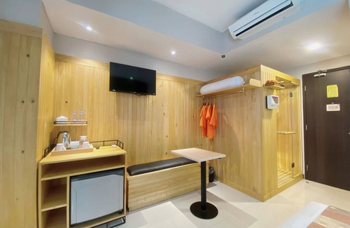 Gambir Hotel | Discover Verse Lite Hotel Pembangunan with Family-Friendly Amenities