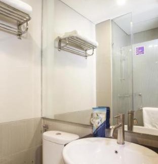 Gambir Hotel | Budget-Friendly Verse Lite Hotel Gajah Mada with Family Perks