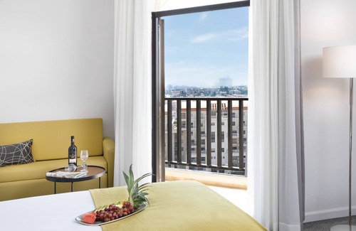 Kiryat HaLeom Hotel | Experience Comfort at Vert Jerusalem with Pool & Spa