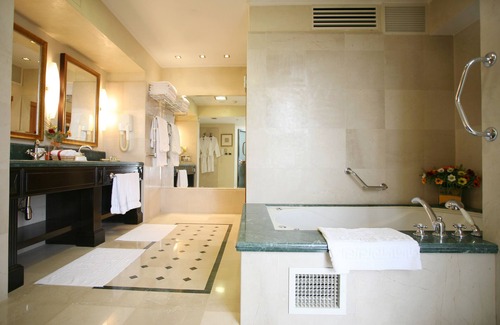 Kiryat HaLeom Hotel | Experience Comfort at Vert Jerusalem with Pool & Spa
