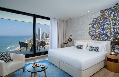 Netanya Hotel | Relax at Vert Lagoon Netanya with Pool & Spa Amenities