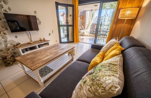 La Saline Les Bains Apartment | Vert Saline: Top-Rated T2 with Pool and Family-Friendly Perks