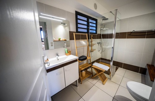 La Saline Les Bains Apartment | Vert Saline: Top-Rated T2 with Pool and Family-Friendly Perks