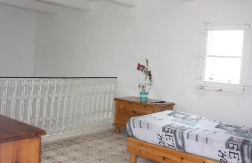 Qrendi House | Pet-Friendly Vertical Climbing Adventure in Malta