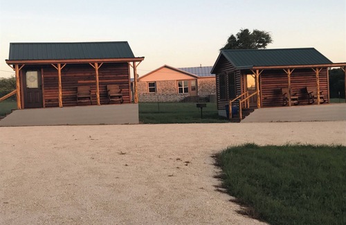 Hamilton Cabin | Pet-Friendly Vertical Gate Cruise: 9.4 Guest Rated Stay