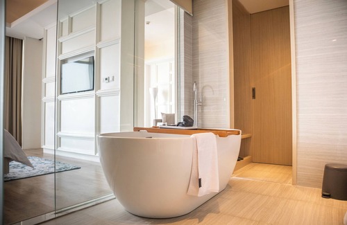 Gambir Hotel | Discover Vertu Harmoni Jakarta: 4-Star Family-Friendly Retreat