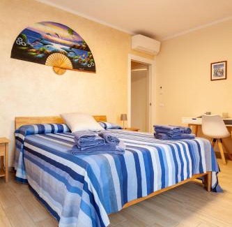 Somma Lombardo House | Inviting Veruskacamere: Family-Friendly Retreat with Kitchen