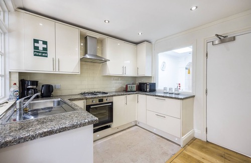 Angel House | Family-Friendly Stay at Verv Islington with Breakfast