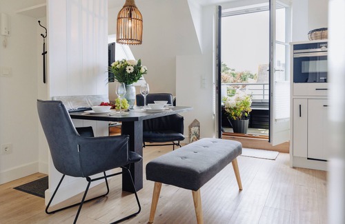 Tinnum Apartment | Verwöhnung und Behaglichkeit: Ihr Privates Refugium für bis zu 4 Personen