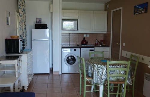 Six-Fours-les-Plages Apartment | Tranquil T2 with Pool, Sea View, and Nearby Beach Access