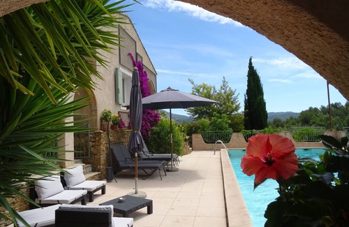 Le Beausset Villa | Enchanting Provencal House in Le Beausset with Pool & Views