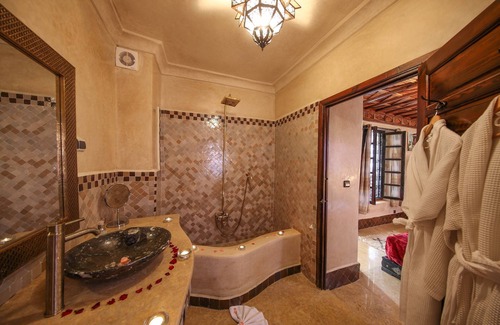Medina Hotel | Central Marrakech Riad with Heated Pool & Friendly Service