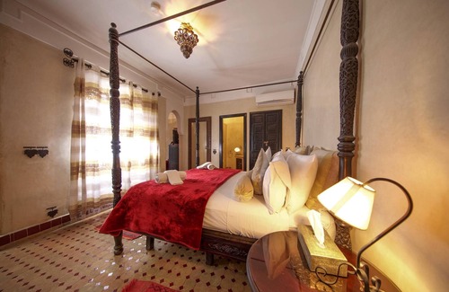 Medina Hotel | Central Marrakech Riad with Heated Pool & Friendly Service