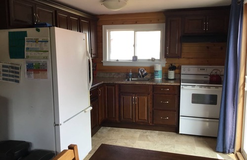 Pointe-du-Chene Cottage | Ideal Getaway Near Parlee Beach with Free WiFi & Ocean Views