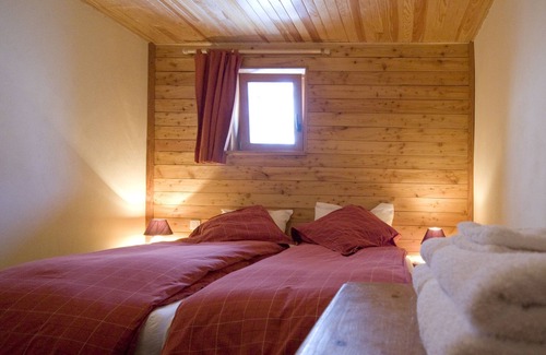 Villard-Reculas Apartment | Cozy Apartment with Terrace & Spa - Guest Rated 9.8/10