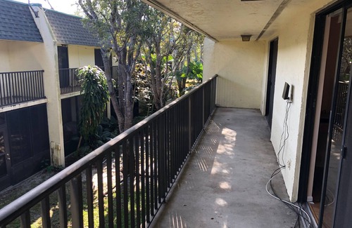 Deerfield Beach Condo | Cozy Condo Retreat with Spa & Family-Friendly Amenities