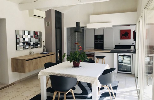 Pourrieres House | Cozy Provencal Villa with Pool Near Sainte Victoire