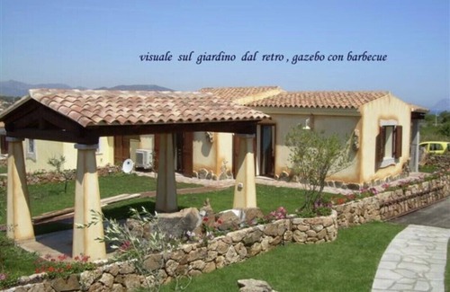 S'Iscala House | Cozy Apartment Steps from the Ocean with Family-Friendly Amenities