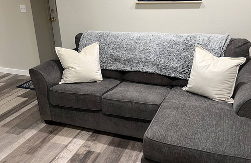 Butte Apartment | Cozy Uptown Studio Apartment - Guest Rated 10/10!