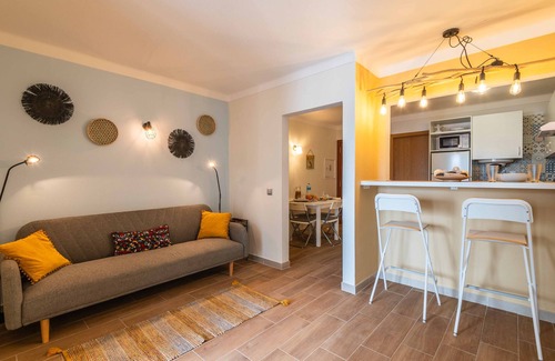 Correeira Apartment | Unforgettable Stay at Apartamento Mar à Vista with Pool & Spa