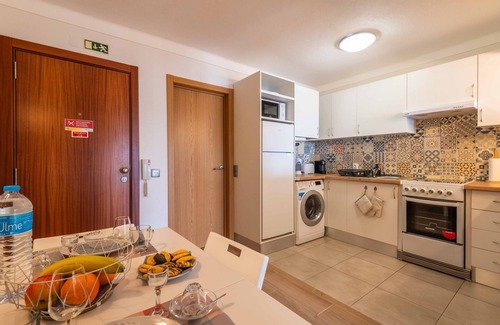 Correeira Apartment | Unforgettable Stay at Apartamento Mar à Vista with Pool & Spa