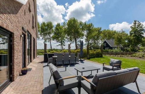 Municipality of Veere Villa | Exquisite Zeeland-Style Holiday Home for 7 Guests