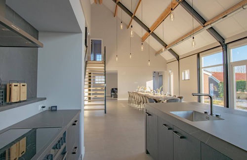 Lage Zwaluwe House | Premier Group Retreat with En-Suite Rooms & Breakfast