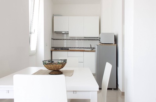 Castellammare di Stabia Apartment | Beautiful Coastal Retreat for Art Lovers with Ocean Views