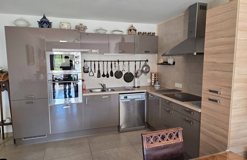 Cannes La Bocca Apartment | Cozy Retreat 100 M. from the Beach with Ocean Views