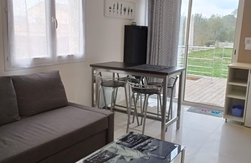 Les Pennes-Mirabeau House | Cozy 35m2 Studio for 4 with Ocean View & Pool Access