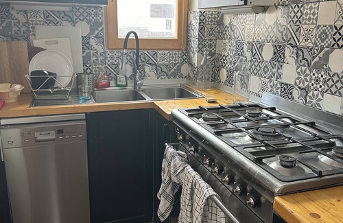 La Salle-les-Alpes Apartment | Very nice apartment, 6 bedrooms, 5 bathrooms, walking distance to the slopes