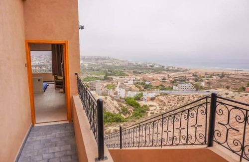 Swiss City Apartment | Cozy Apartment with Sea View, Perfect for Families