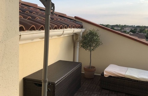 Eaunes Apartment | Inviting Apartment with Private Pool and Terrace Escape