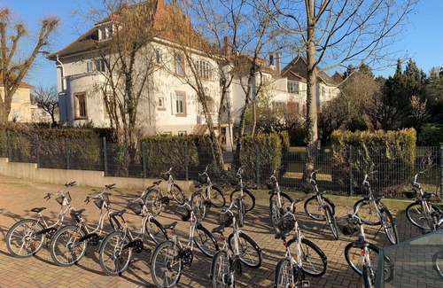 Plaine des Bouchers Apartment | Charming Apartment in Strasbourg with Pool and Lake View