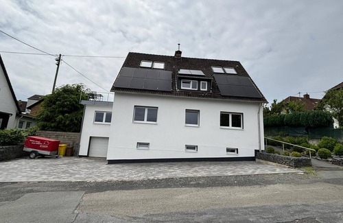 Kreuztal House | Bright and Spacious Apartment with Breakfast Included