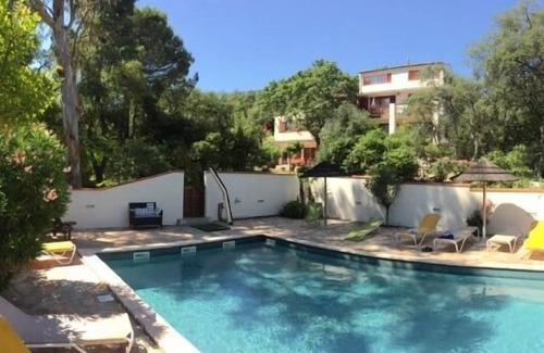 Plage d'Argeles Cottage | Peaceful Cottage Steps from the Beach with Ocean Views