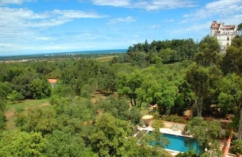 Plage d'Argeles Cottage | Peaceful Cottage Steps from the Beach with Ocean Views
